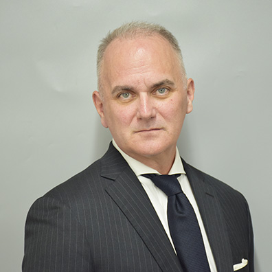 取締役 Clark Graninger