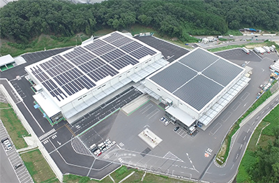 日本梱包運輸倉庫（株） 太陽光パネル